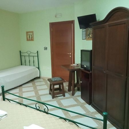 メレンドゥーニョ Mamma Assunta Bed & Breakfast エクステリア 写真