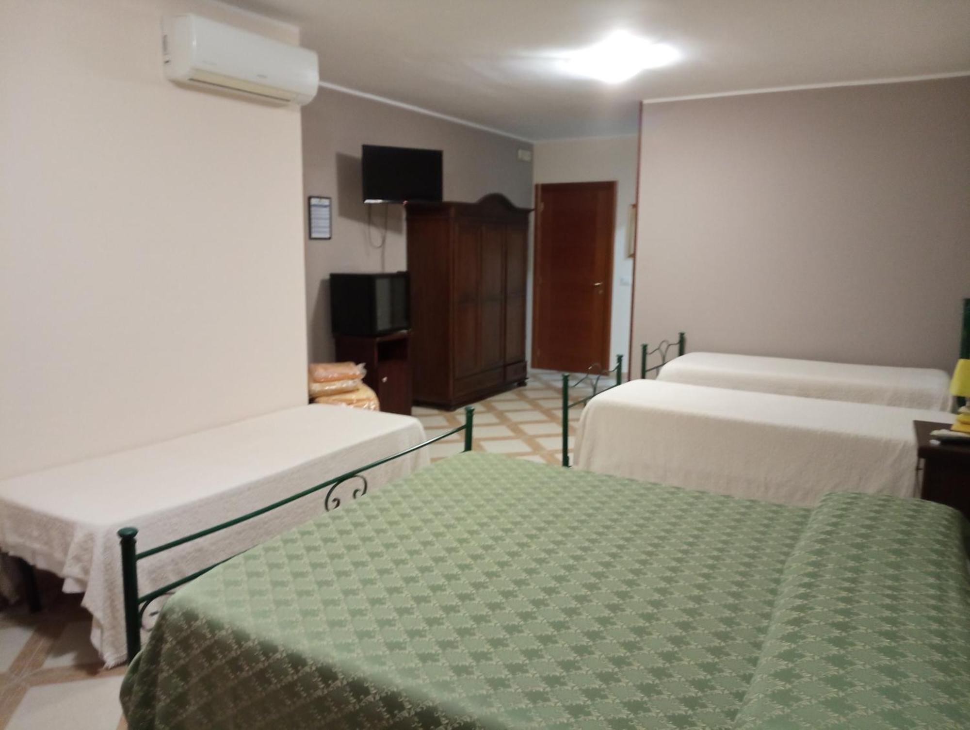 メレンドゥーニョ Mamma Assunta Bed & Breakfast エクステリア 写真