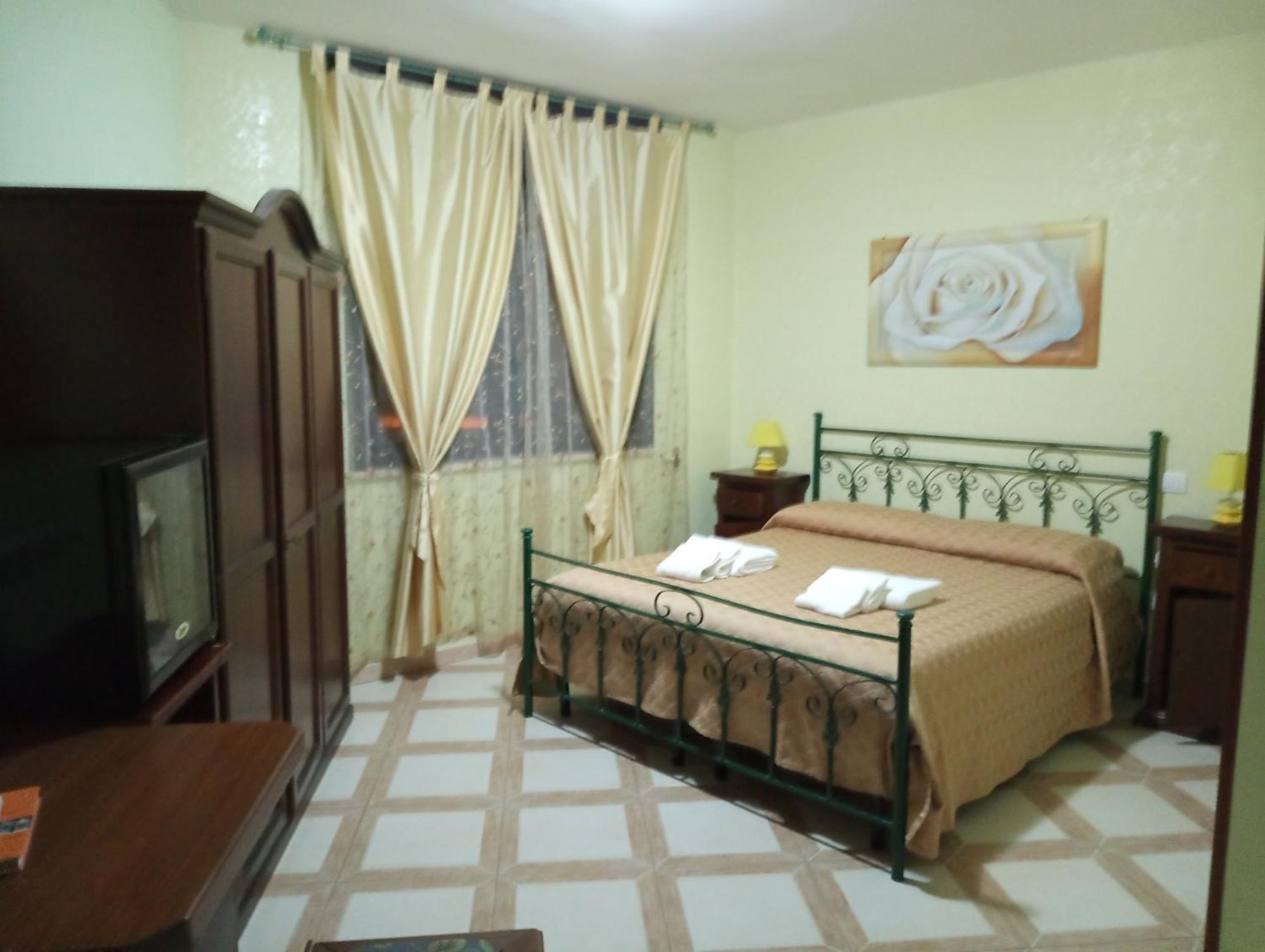 メレンドゥーニョ Mamma Assunta Bed & Breakfast エクステリア 写真