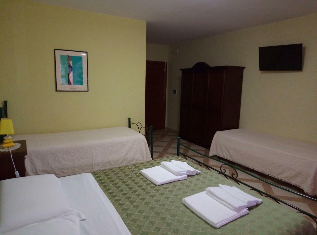メレンドゥーニョ Mamma Assunta Bed & Breakfast エクステリア 写真